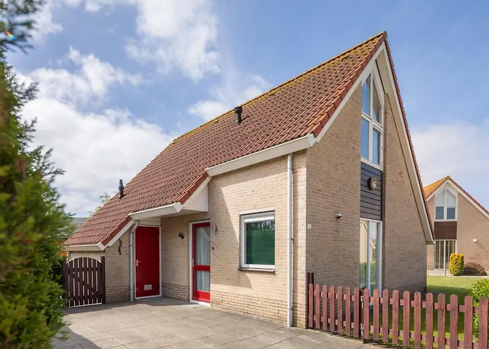 Restyled Holiday Home With Dishwasher, Beach At Just 500 M